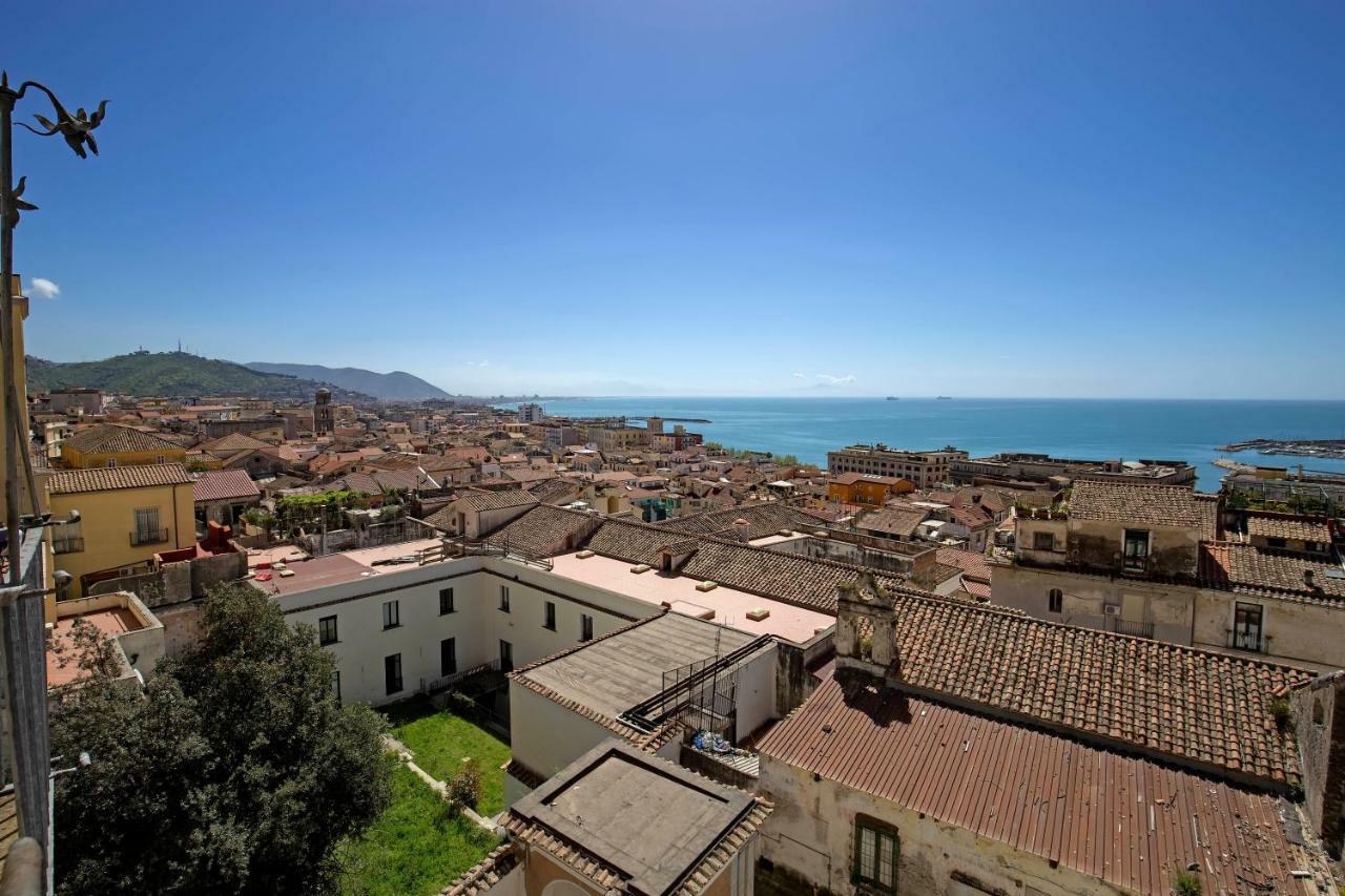 Starhost - Dimora Copeta Apartment Salerno Bagian luar foto