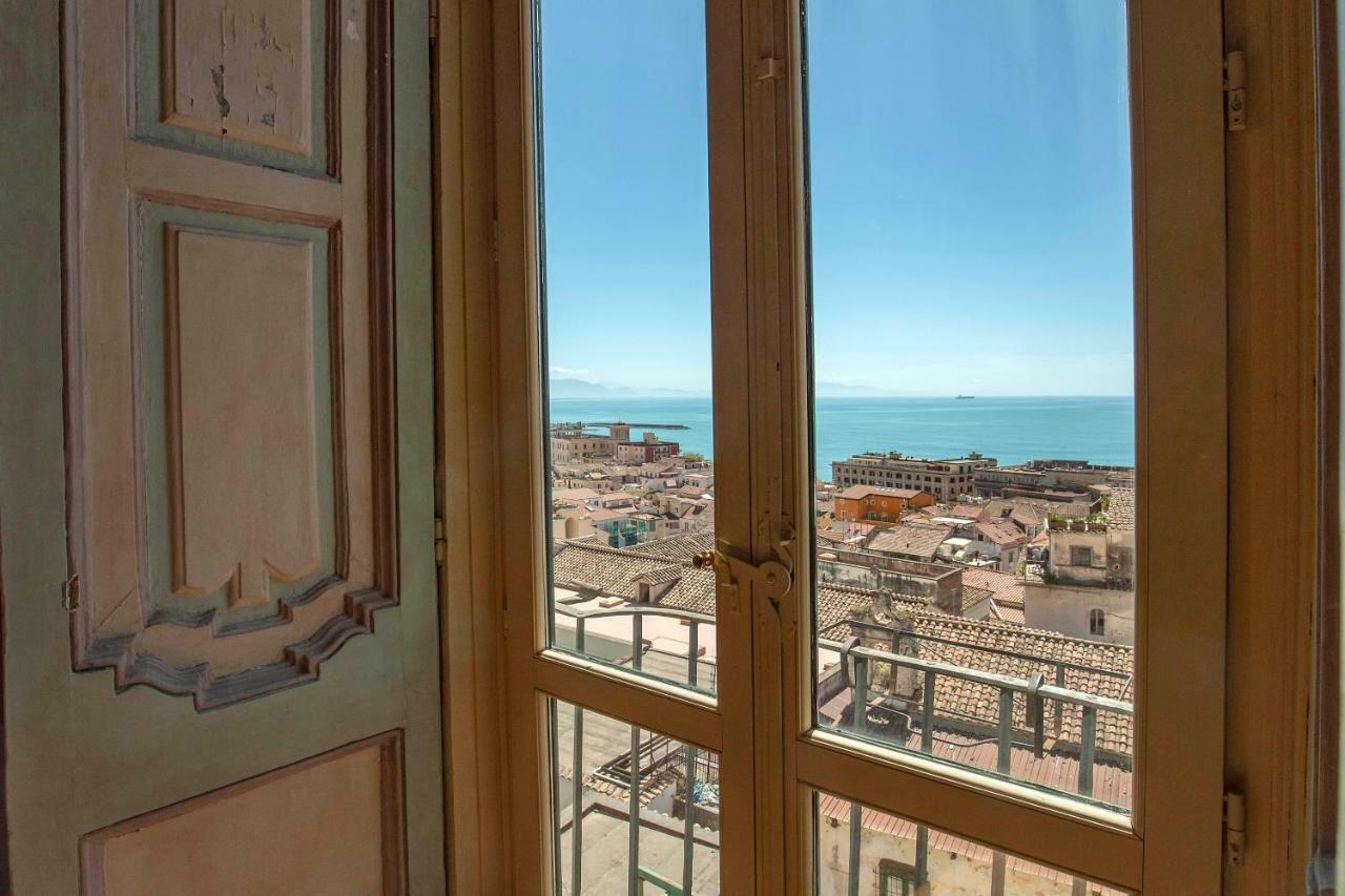 Starhost - Dimora Copeta Apartment Salerno Bagian luar foto